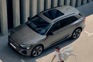 Audi Q8 e-tron image