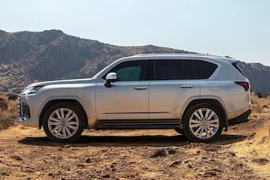 Lexus LX image