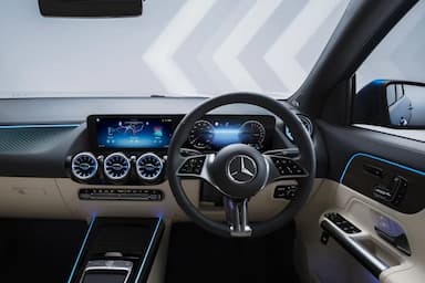 Mercedes GLA image